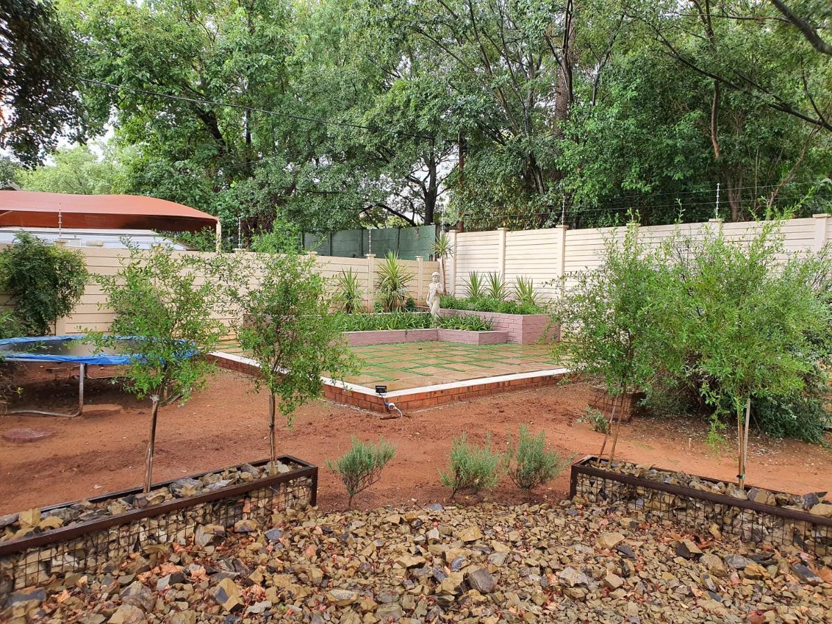 Chic Breeze Hotel Bloemfontein Exterior photo